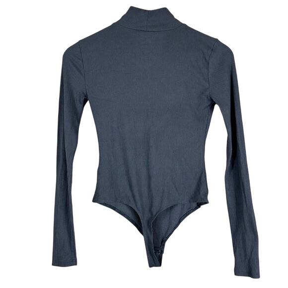 SO Bodysuit Womens S Gray Ribbed Mock Neck Fitted Minimalist Clean Girl Basic - Picture 3 of 4